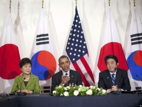 Barack Obama held a meeting with the President of South Korea and Japan's Prime Minister
