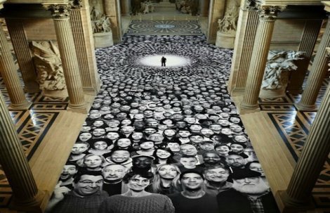 The Parisian Pantheon covered in 'selfies'
